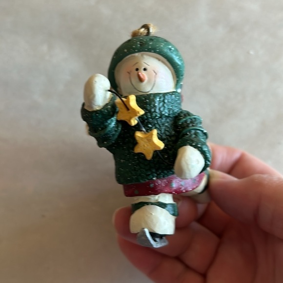EUC Painted resin ornaments Sledding Girl & Skating Snowman Christmas decoration - Picture 7 of 13